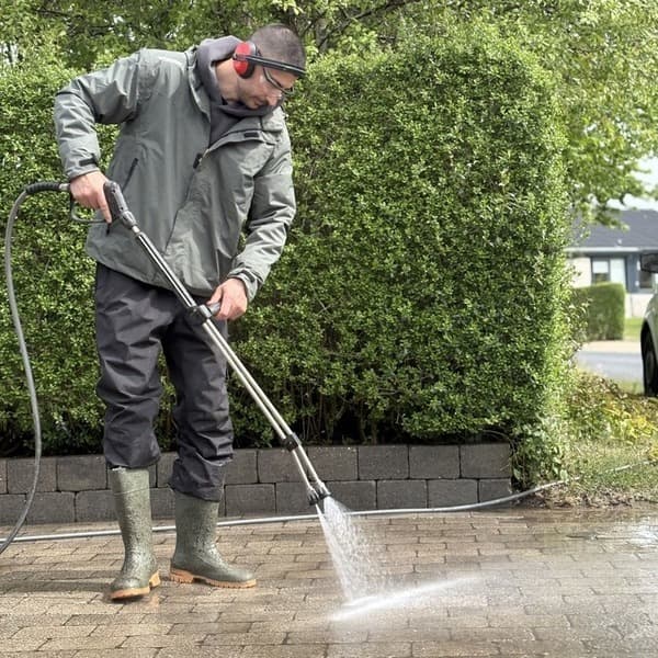 Hedvandsrensning af fliser