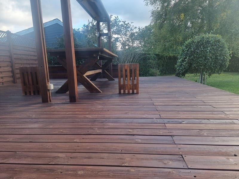 Renset træterrasse på Sjælland